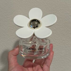 EMPTY Marc Jacobs Daisy Love Perfume